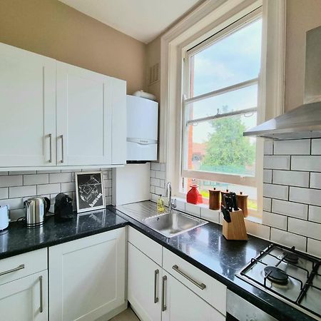 Christchurch Apartment Лондон Екстериор снимка